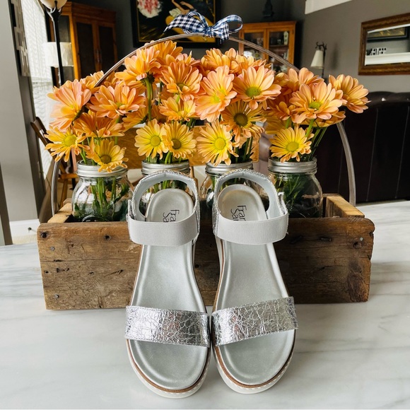 Franco Sarto•NWOB•7M•Elmo Silver Platform Sandals•Adj. Strap•Padded Heel/Footbed - Picture 1 of 16